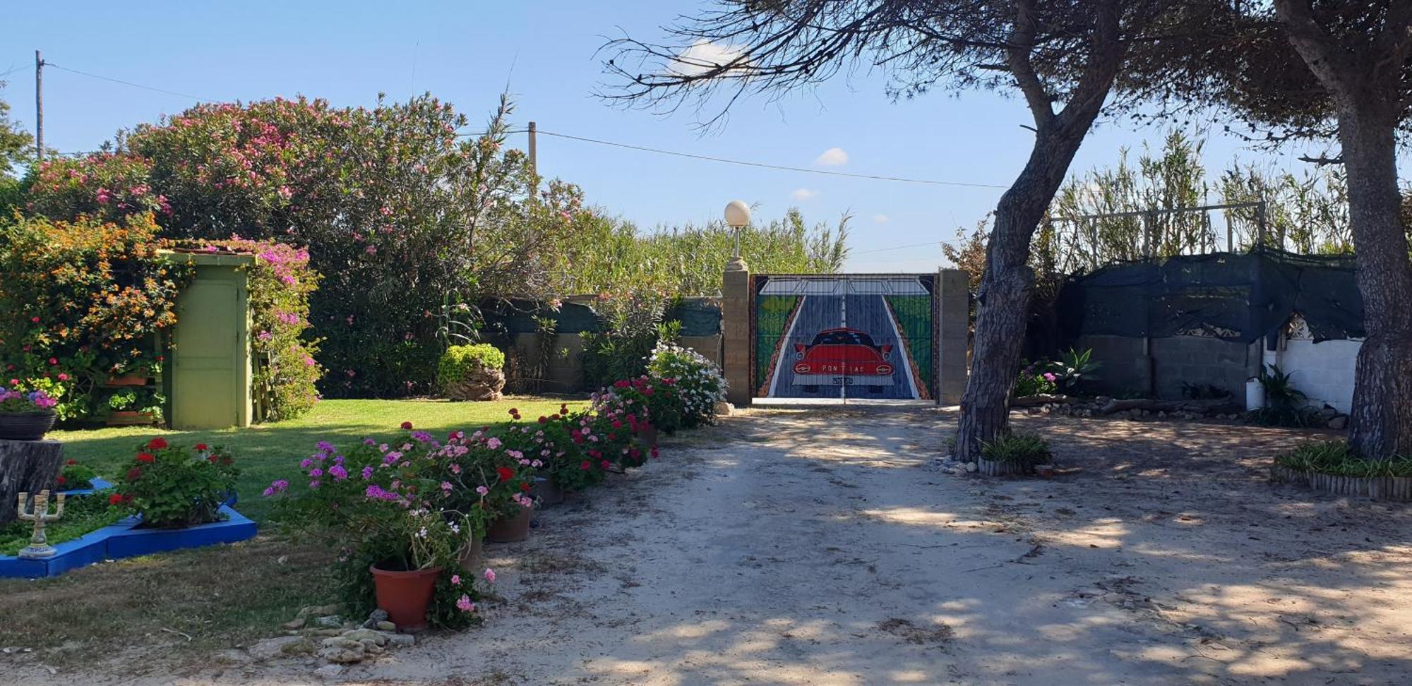 En Finca Las Dunas Dos Chalets Con Jacuzzis En Primera Linea De Playa , Uno De 4 Dormitorios Y Otro De 2 Dormitorios, Llama Al Seiscientos Veintisiete Cuatrocientos Diecisiete Trescientos Noventa Y Ocho ロタ エクステリア 写真