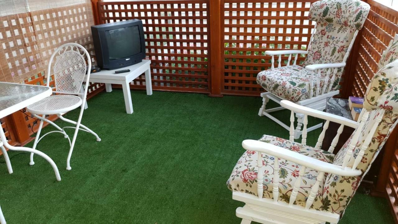 En Finca Las Dunas Dos Chalets Con Jacuzzis En Primera Linea De Playa , Uno De 4 Dormitorios Y Otro De 2 Dormitorios, Llama Al Seiscientos Veintisiete Cuatrocientos Diecisiete Trescientos Noventa Y Ocho ロタ エクステリア 写真