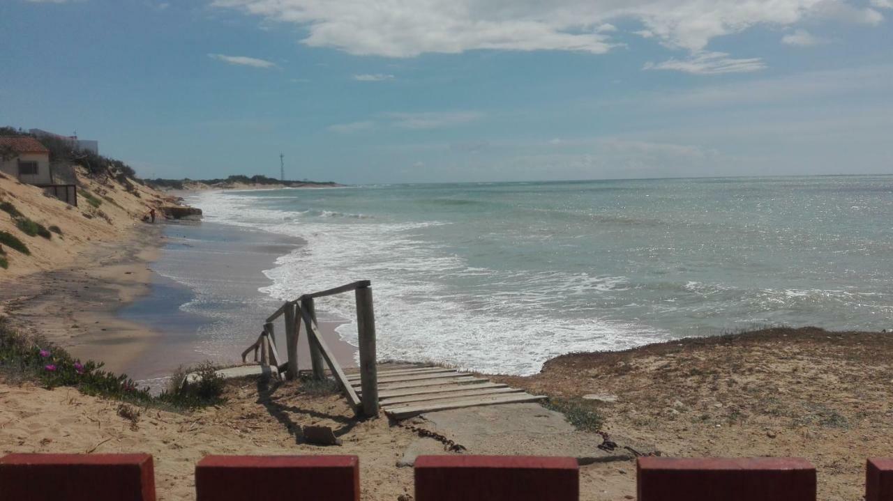 En Finca Las Dunas Dos Chalets Con Jacuzzis En Primera Linea De Playa , Uno De 4 Dormitorios Y Otro De 2 Dormitorios, Llama Al Seiscientos Veintisiete Cuatrocientos Diecisiete Trescientos Noventa Y Ocho ロタ エクステリア 写真