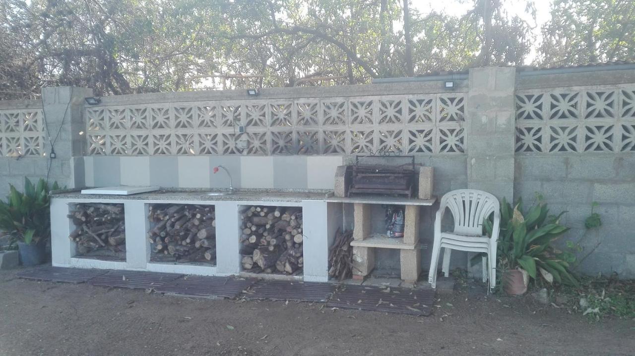 En Finca Las Dunas Dos Chalets Con Jacuzzis En Primera Linea De Playa , Uno De 4 Dormitorios Y Otro De 2 Dormitorios, Llama Al Seiscientos Veintisiete Cuatrocientos Diecisiete Trescientos Noventa Y Ocho ロタ エクステリア 写真
